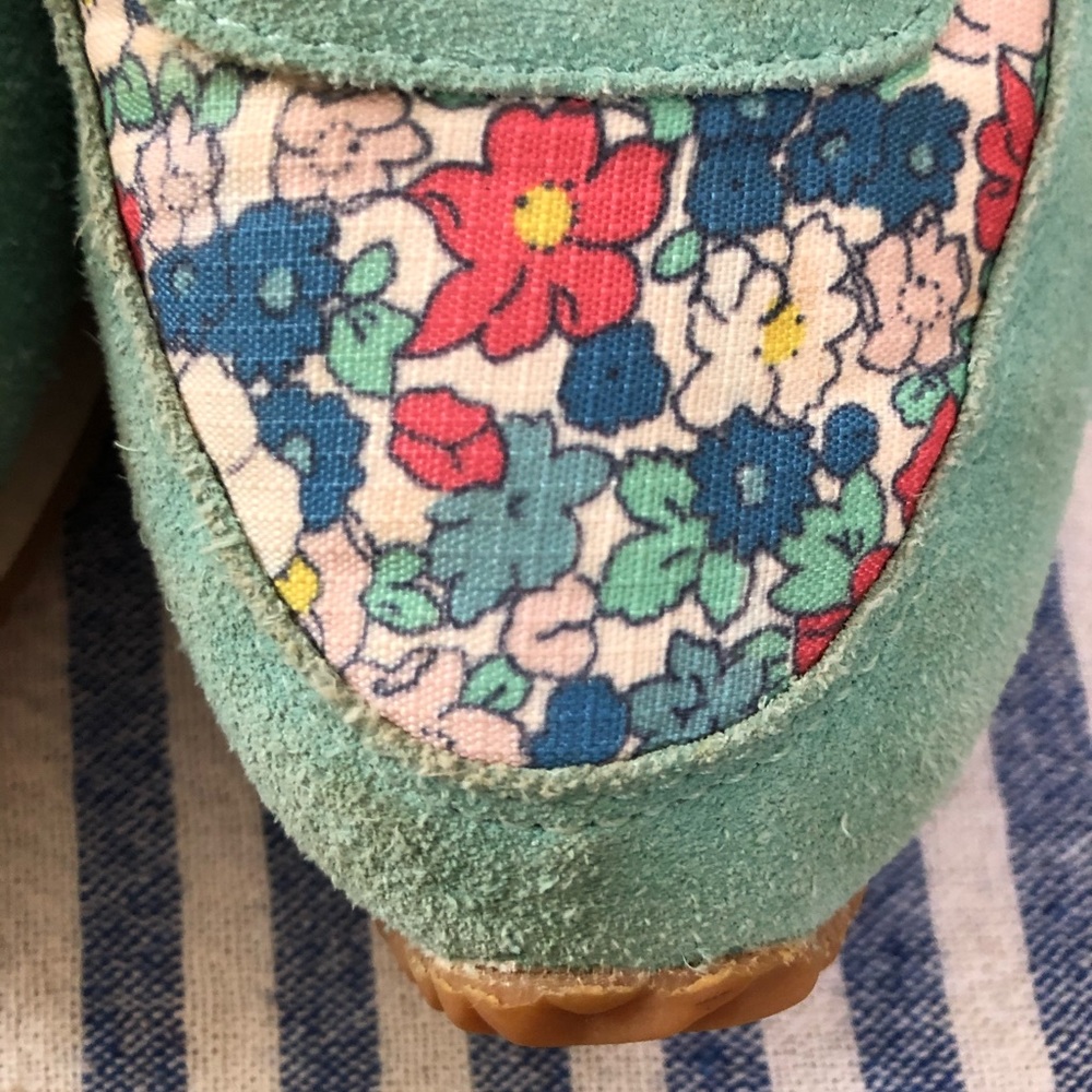 Mini Boden Velcro suede flowers sneakers - Picture 8 of 10